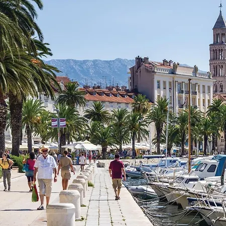 4 Bedroom Stunning In Dicmo Ferienhaus Kraj (Split)
