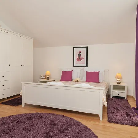 4 Bedroom Stunning In Dicmo Kraj (Split)