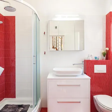 Holiday home 4 Bedroom Stunning In Dicmo *
